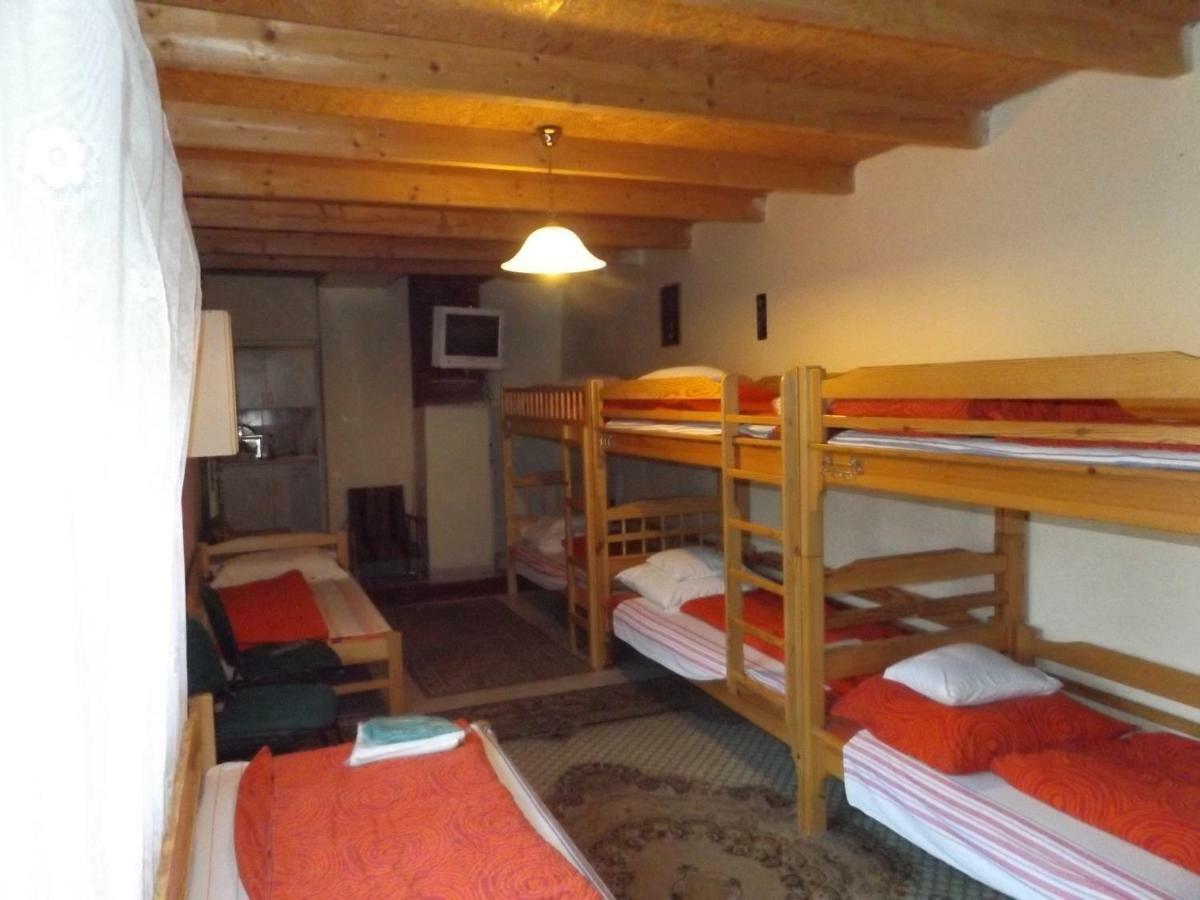 Opusztaszeri Mozes Vendeghaz Hotel Eksteriør billede